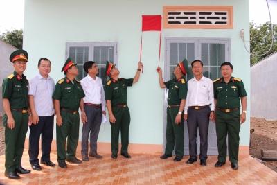 Khánh thành bàn giao 25 căn nhà điểm dân cư liền kề chốt dân quân biên giới tại ấp 3 xã Thanh Hòa huyện Bù Đốp.