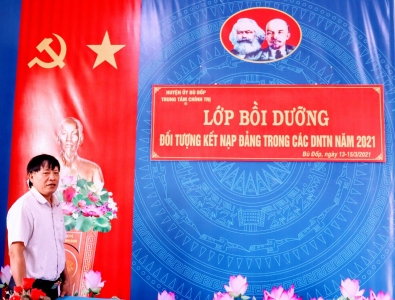 KHAI GIẢNG LỚP BỒI DƯỠNG ĐỐI TƯỢNG KẾT NẠP ĐẢNG