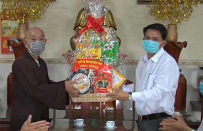 Bù Đốp thăm chúc mừng Lễ Phật đản năm 2021