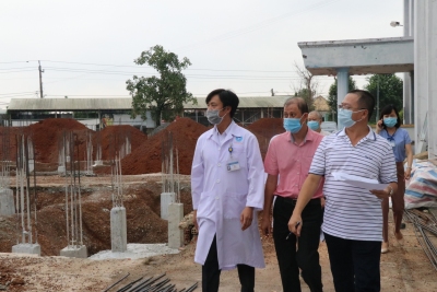 Sở y tế khảo sát xây dưng bệnh viện dã chiến tại Bù Đốp.