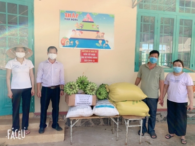 Công đoàn Trường TH-THCS Thanh Hòa Bù Đốp hỗ trợ bếp ăn cách ly tập trung