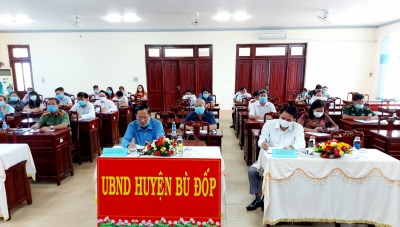 HỘI NGHỊ TRỰC TUYẾN PHÒNG CHỐNG DỊCH COVID-19