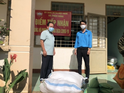 1.800 kg gao hỗ trợ các xã, thị trấn phòng, chống dịch bệnh covi-19