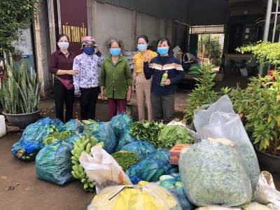 Phụ nữ huyện Bù Đốp với 3,2 tấn rau, củ quả hỗ trợ Bình Dương chống dịch