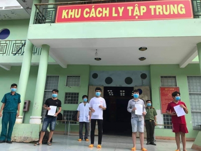 TRAO QUYẾT ĐỊNH HOÀN THÀNH CÁCH LY TẬP TRUNG