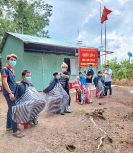 Cây kéo nghĩa tình trong đại dịch