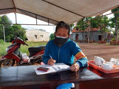 Tình nguyện viên tiêu biểu trong phòng, chống covid-19