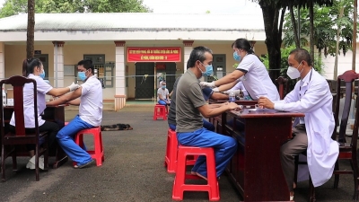 Bù Đốp tim vắc xin ngừa Covid-19 cho 50 phạm nhân