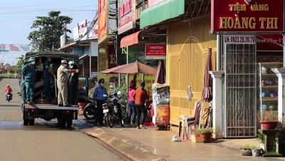 Thị trấn Thanh Bình ra quân lập lại hành lang lộ giới