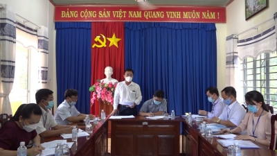 Kiểm tra công tác xây dựng NTM tại xã Hưng Phước