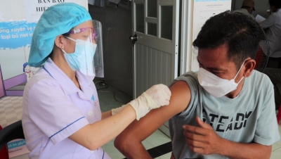 Xã Hưng Phước: Đẩy nhanh tiến độ tiêm chủng vắc xin mũi 2 phòng Covid-19.