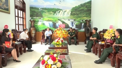 Đoàn công tác của huyện tặng quà các đồn biên phòng và các đơn vị LLVT trên địa bàn Bù Đốp