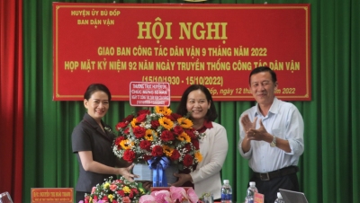 Họp mặt kỷ niệm 92 năm Ngày Truyền thống công tác Dân vận của Đảng