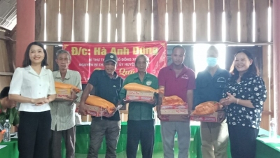 (Thiện Hưng) tặng 115 phần quà cho đồng bào dân tộc thiểu số