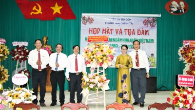 Trung tâm Chính trị huyện Bù Đốp tổ chức tọa đàm nhân ngày 20/11