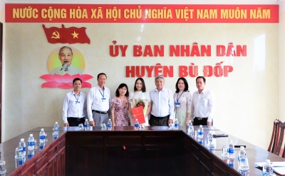 Bù Đốp: Công bố và trao Quyết định điều động, bổ nhiệm công chức lãnh đạo, quản lý