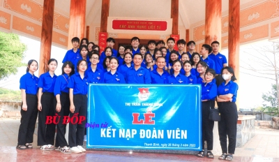 37 học sinh Trường THCS Thanh Bình vinh dự đứng vào hàng ngũ Đoàn TNCS Hồ Chí Minh.