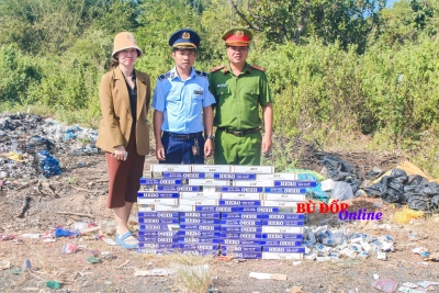 Bù Đốp tiêu hủy 1.000 bao thuốc lá nhập lậu