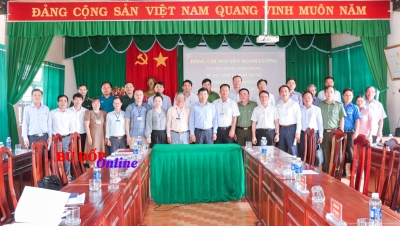 BÍ THƯ TỈNH ỦY THĂM VÀ LÀM VIỆC TẠI XÃ THANH HÒA