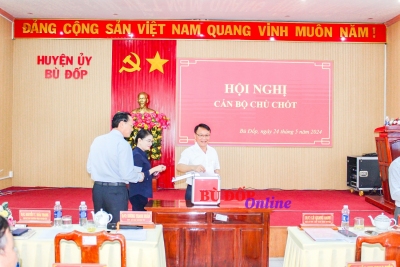 Bù Đốp: giới thiệu nhân sự hiệp thương cử chức danh chủ tịch Ủy ban MTTQ Việt Nam huyện nhiệm kỳ 2024-2029