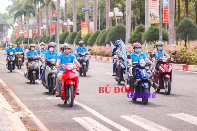 Ra quân hưởng ứng tháng vận động triển khai BHXH toàn dân - Truyền thông, vận động người dân tham gia BHXH tự nguyện