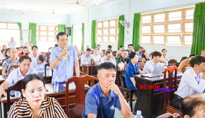 Đại biểu quốc hội Quốc hội tiếp xúc cử tri tại Bù Đốp