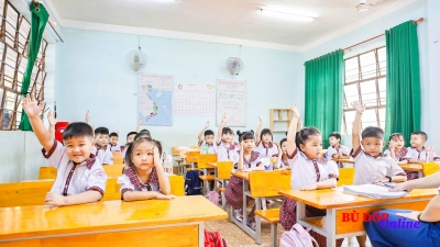 Bù Đốp: Học sinh nô nức đến trường