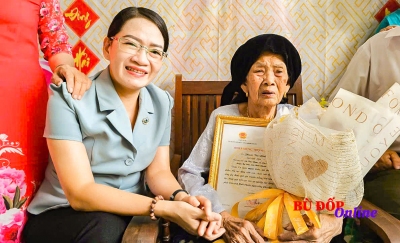 Bù Đốp: thăm, chúc thọ người cao tuổi