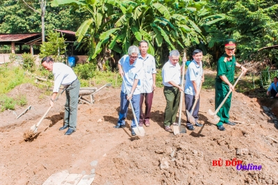 Bù Đốp: khởi công 2 căn nhà đại đoàn kết