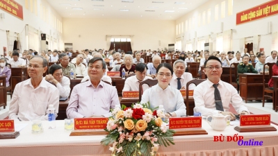Bù Đốp họp mặt ngày thành lập Đảng 3-2 và lấy ý kiến góp ý đối với công tác lãnh đạo, điều hành của cấp ủy, chính quyền huyện năm 2024